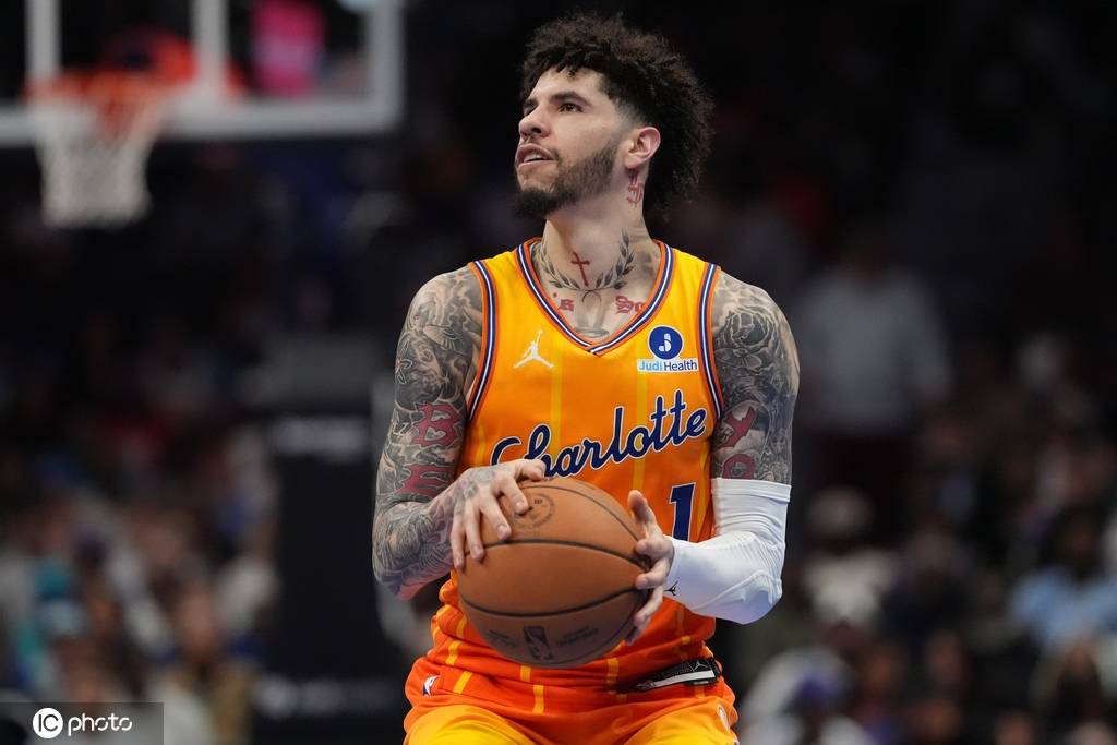 克努佩尔26+11+8三球22分 布伦森26分黄蜂胜尼克斯